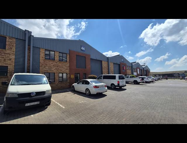 412M² WAREHOUSE TO LET IN BARTLETT
